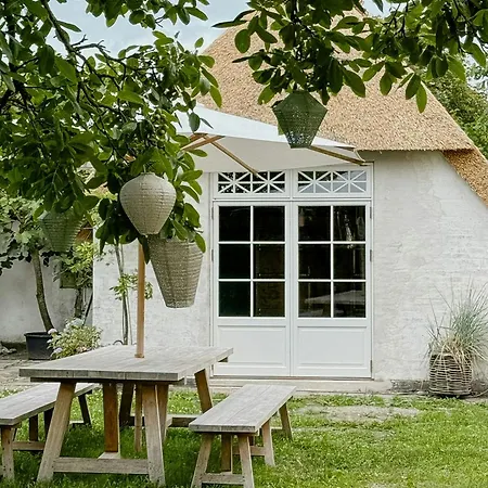 Semesterbostad Thatched 19th-century On Aero