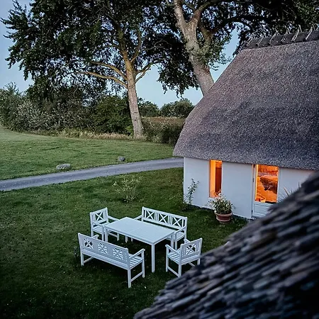 Thatched 19th-century On Aero Semesterbostad *