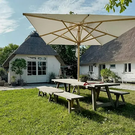 Semesterbostad Thatched 19th-century On Aero *